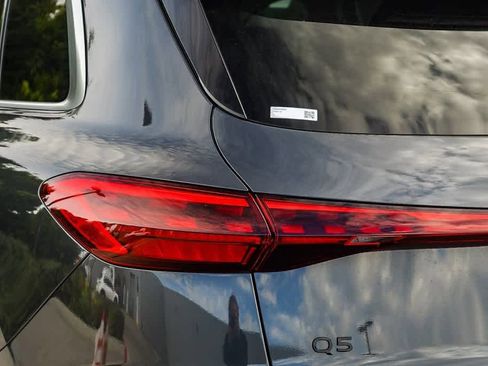 New 2025 Audi Q5 Premium image 7