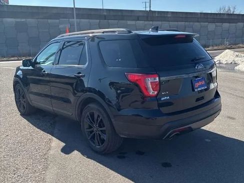 Used 2017 Ford Explorer XLT w/ Equipment Group 202A image 3
