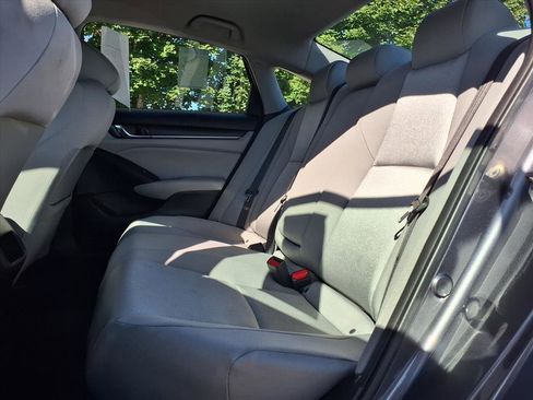 Used 2018 Honda Accord LX image 7