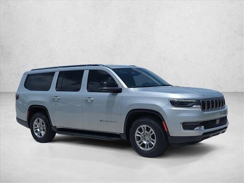 Used 2024 Jeep Wagoneer L 2WD image 3