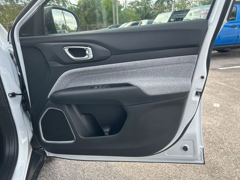 New 2026 Jeep Compass Latitude image 26