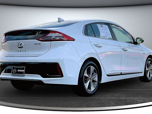 Used 2017 Hyundai Ioniq Limited FWD image 7
