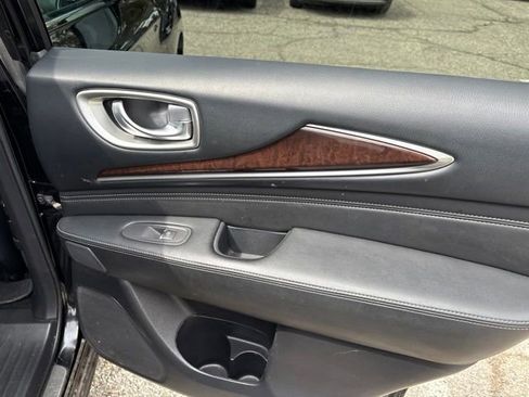 Used 2019 INFINITI QX60 Luxe w/ Sensory Package AWD/4WD image 16