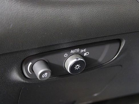 Used 2024 Buick Encore GX Sport Touring image 18