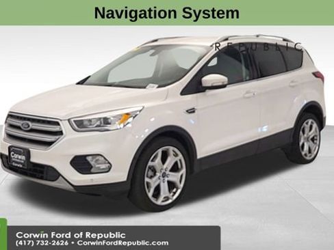 Used 2019 Ford Escape Titanium image 3