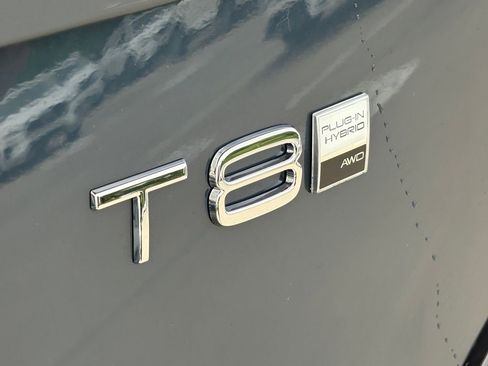 New 2026 Volvo XC90 T8 Plus w/ Protection Package Premier image 9