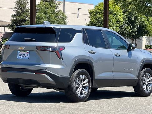 Used 2025 Chevrolet Equinox LT image 10