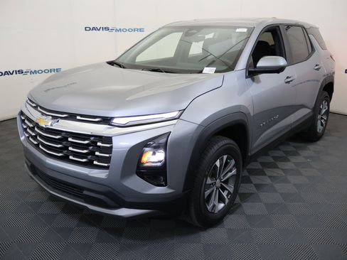 New 2026 Chevrolet Equinox LT w/ Safety and Technology Package FWD image 12
