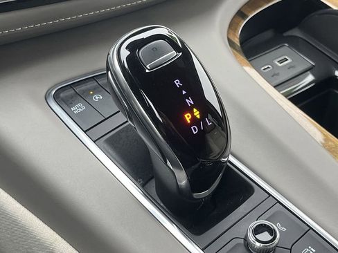 Used 2022 Cadillac Escalade ESV Premium Luxury Platinum w/ Heavy-Duty Trailer Package image 8