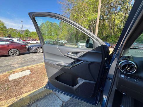 Used 2025 Chevrolet Equinox LT image 18