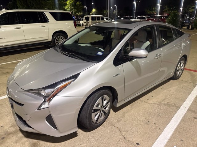 Used 2016 Toyota Prius Four w/ Advanced Technology Package FWD image 2