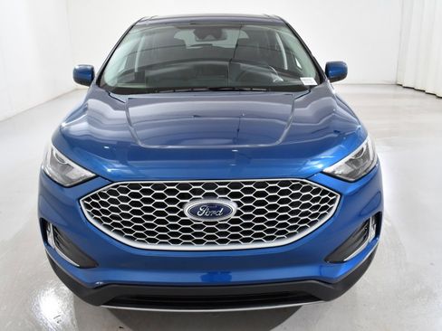 Used 2024 Ford Edge SEL w/ Convenience Package image 3