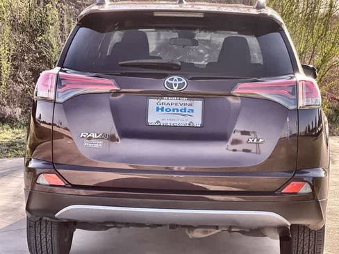 Used 2018 Toyota RAV4 XLE image 6