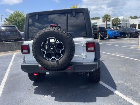 Used 2023 Jeep Wrangler Unlimited Rubicon w/ Cold Weather Group AWD/4WD image 14