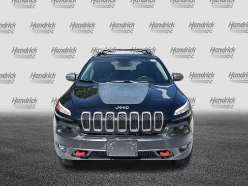 Used 2018 Jeep Cherokee Trailhawk AWD/4WD image 3
