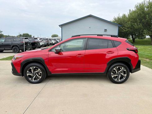 Used 2024 Subaru Crosstrek 2.0i Premium AWD/4WD image 3
