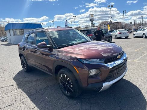 Used 2022 Chevrolet TrailBlazer LT w/ LPO, Blackout Package AWD/4WD image 4
