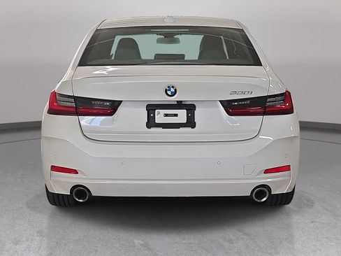Used 2023 BMW 330i Sedan w/ Driving Assistance Package RWD image 8