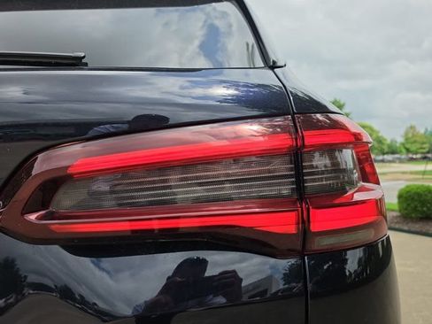 Used 2023 BMW X5 xDrive40i w/ M Sport Package AWD/4WD image 10