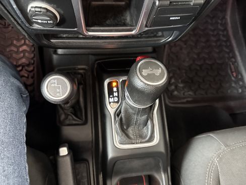 Used 2020 Jeep Wrangler Unlimited Sport AWD/4WD image 27