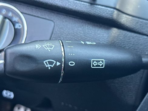 Used 2010 Mercedes-Benz C 300 Sport image 29