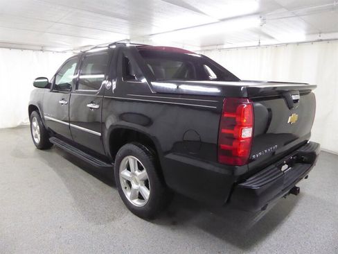 Used 2013 Chevrolet Avalanche LTZ image 4