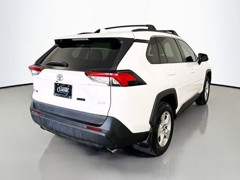 Used 2020 Toyota RAV4 XLE w/ Convenience Package FWD image 7