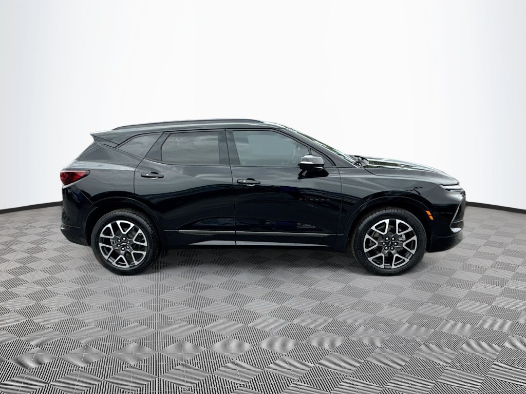 Used 2025 Chevrolet Blazer RS w/ Driver Confidence II Package FWD image 5