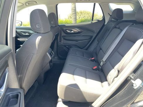 Used 2024 GMC Terrain SLE AWD/4WD image 24