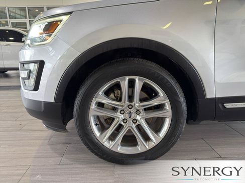 Used 2016 Ford Explorer XLT w/ Equipment Group 202A FWD image 8