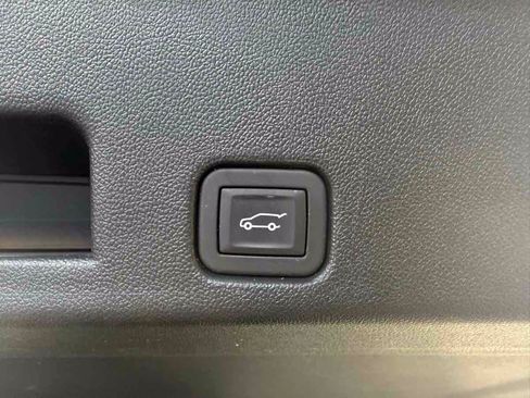 Used 2026 Chevrolet Traverse LT AWD/4WD image 43