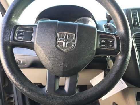 Used 2014 Dodge Grand Caravan SXT image 13