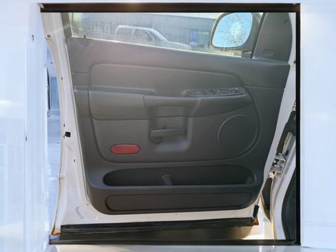 Used 2005 Dodge Ram 1500 Truck SLT image 21
