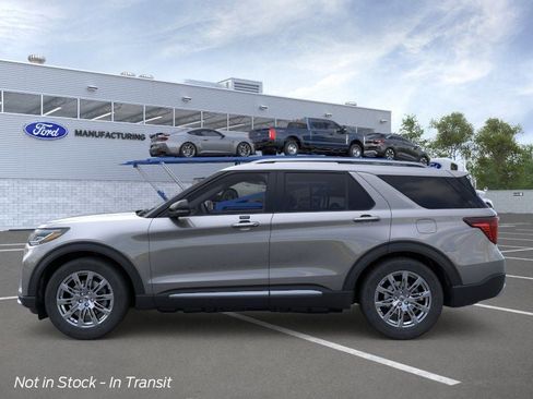 New 2026 Ford Explorer Platinum RWD image 3
