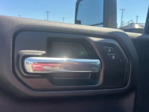 Used 2025 Chevrolet Silverado 2500 Custom w/ Custom Value Package AWD/4WD image 12