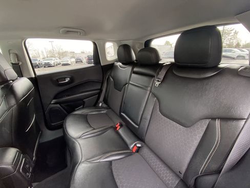 Used 2019 Jeep Compass Latitude image 31