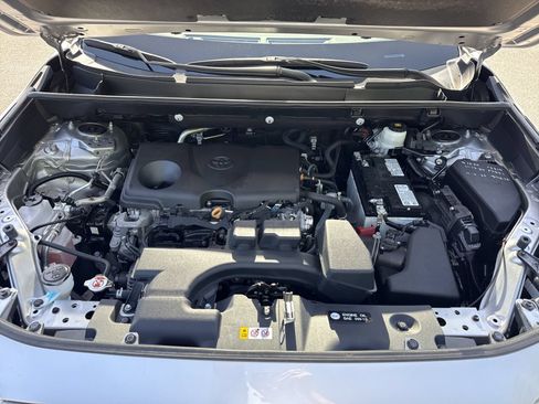 Used 2024 Toyota RAV4 LE FWD image 30