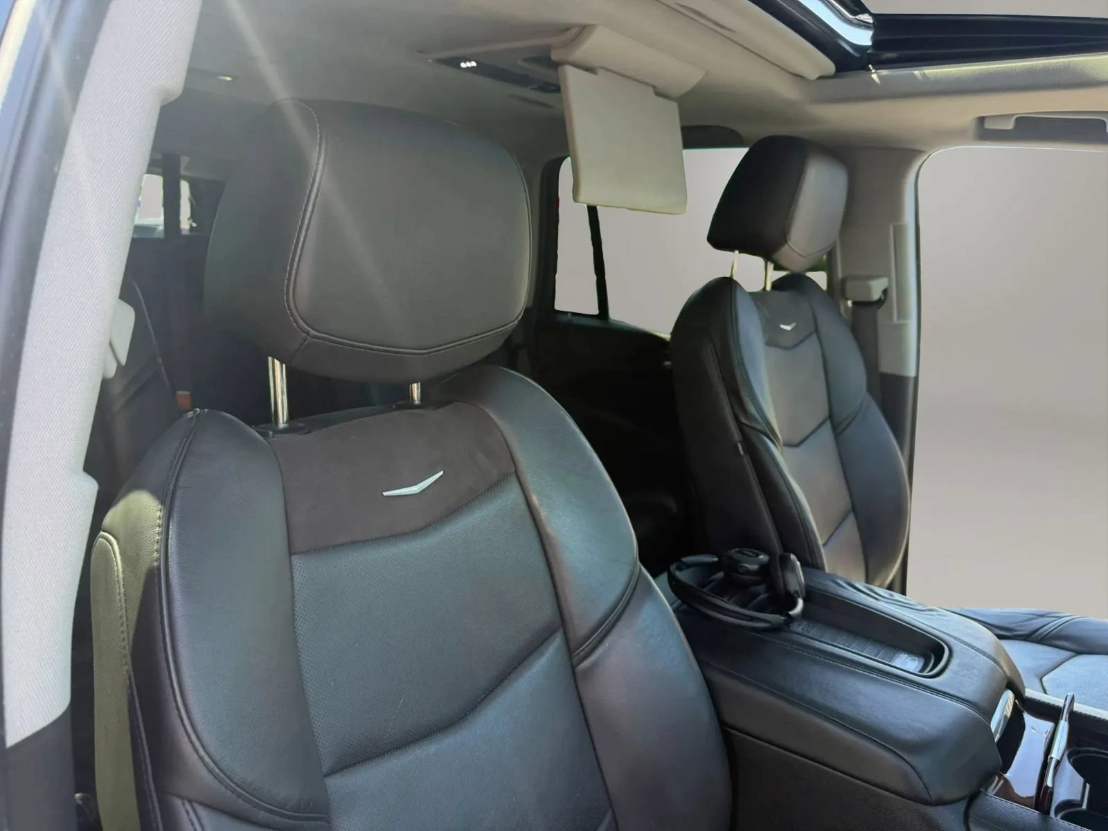 Used 2018 Cadillac Escalade Luxury AWD/4WD image 55