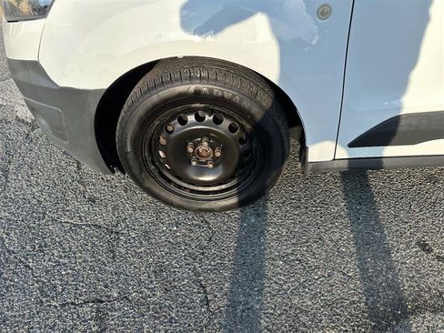 Used 2016 Ford Transit Connect XL image 17