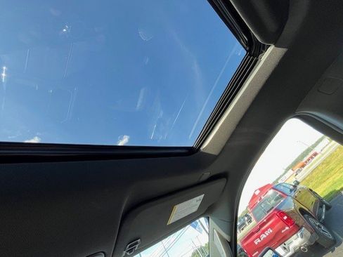 Used 2024 Chevrolet Silverado 1500 High Country image 13