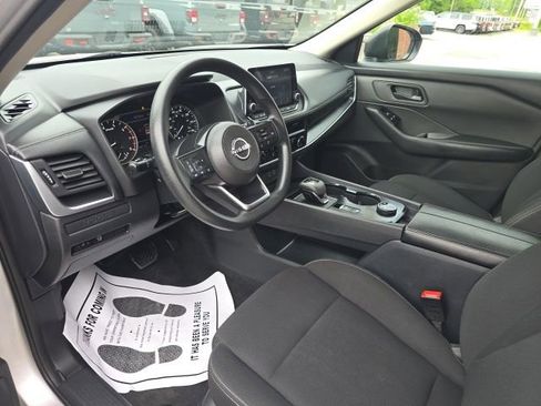 Used 2024 Nissan Rogue S AWD/4WD image 17