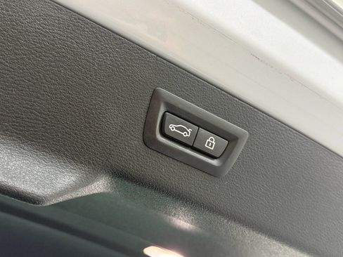 Used 2019 BMW X6 xDrive50i w/ M Sport Package image 39