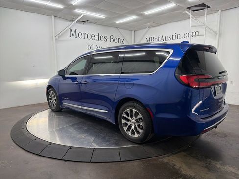 Used 2021 Chrysler Pacifica Pinnacle FWD image 5