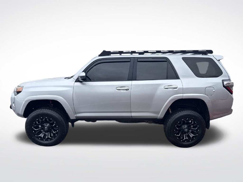 Used 2014 Toyota 4Runner SR5 AWD/4WD image 4