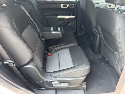 Used 2022 Ford Explorer XLT RWD image 18