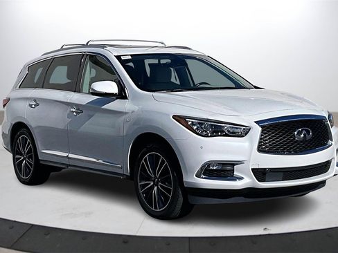 Used 2017 INFINITI QX60 Luxe w/ Deluxe Technology Package image 2