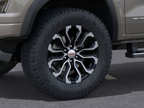 New 2026 GMC Canyon Denali image 9