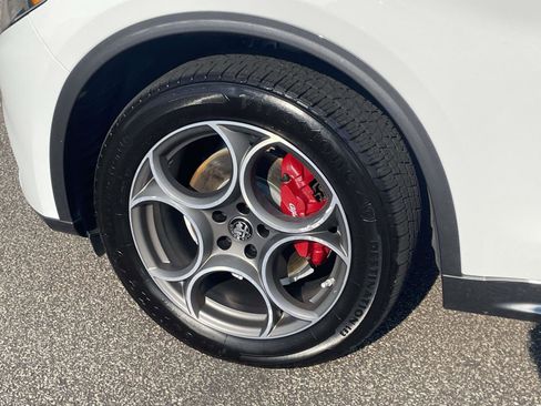 Used 2022 Alfa Romeo Stelvio Ti image 28