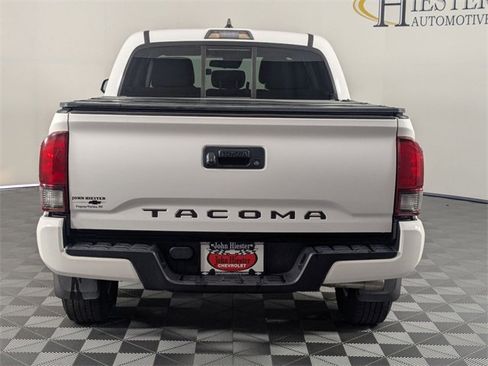 Used 2018 Toyota Tacoma SR w/ SR Convenience Package image 6