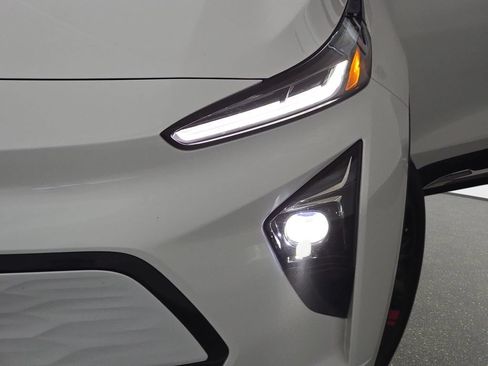 Used 2023 Chevrolet Bolt EUV Premier w/ Sun & Sound Package FWD image 31